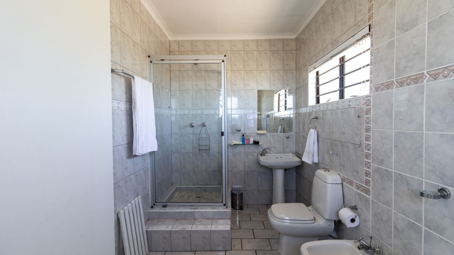 8 Bedroom Property for Sale in Country Club Western Cape
